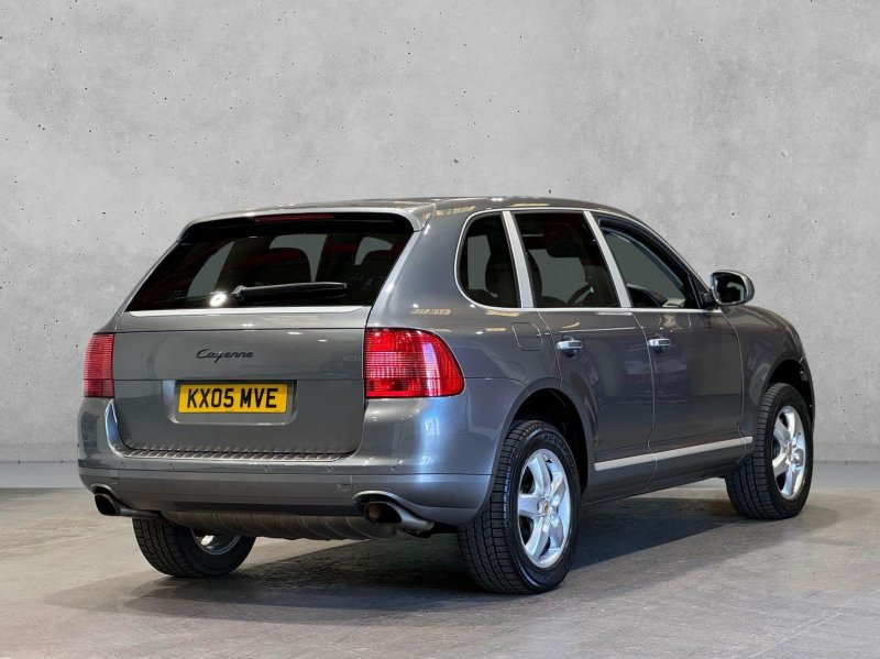 PORSCHE CAYENNE