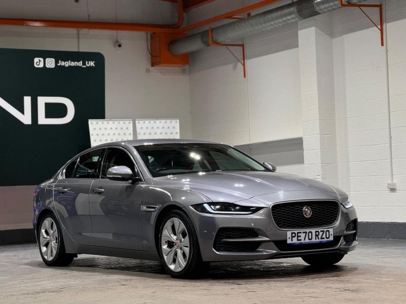 JAGUAR XE