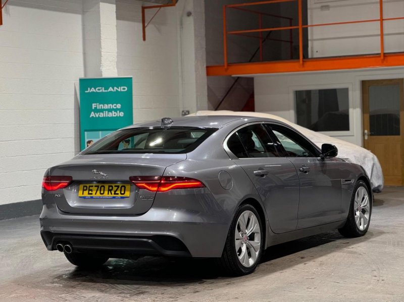 JAGUAR XE