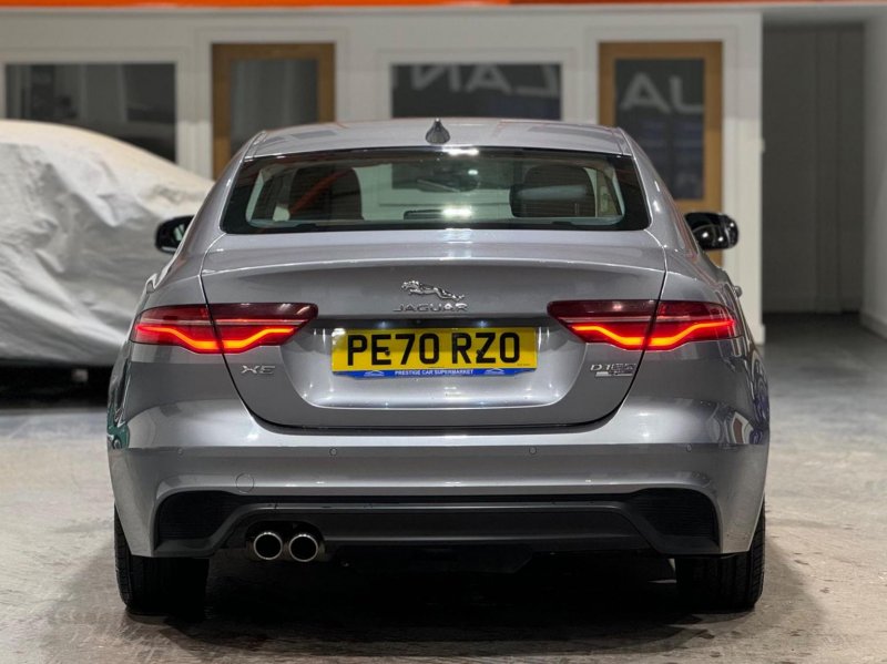 JAGUAR XE