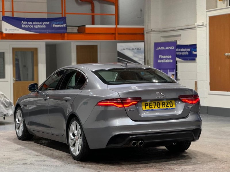 JAGUAR XE