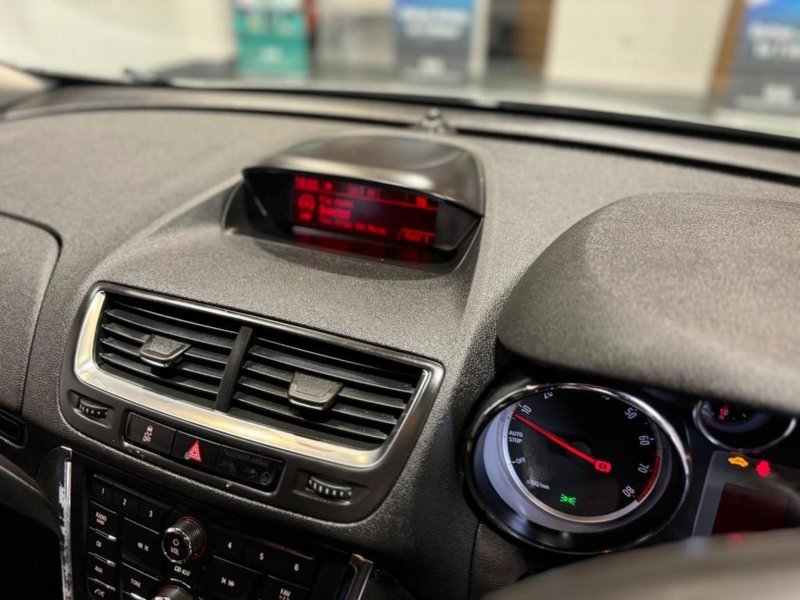 VAUXHALL MOKKA