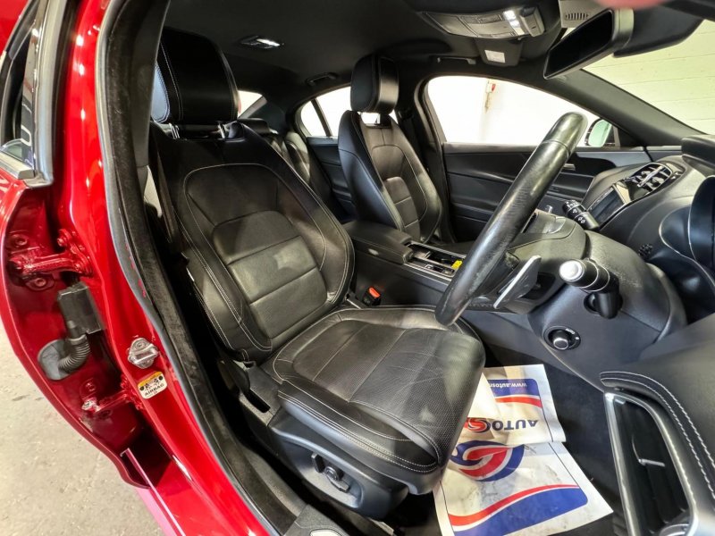 JAGUAR XE