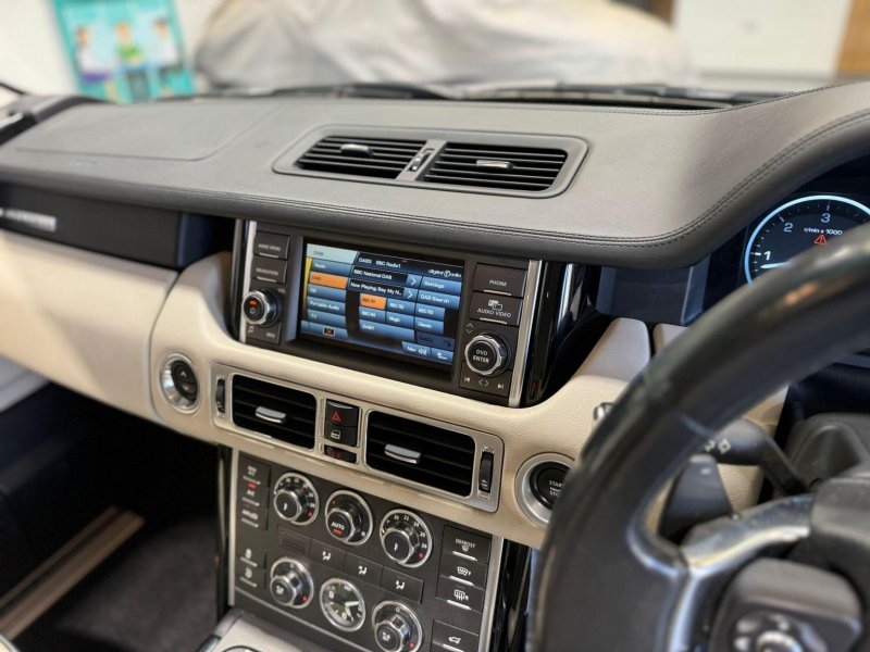 LAND ROVER RANGE ROVER