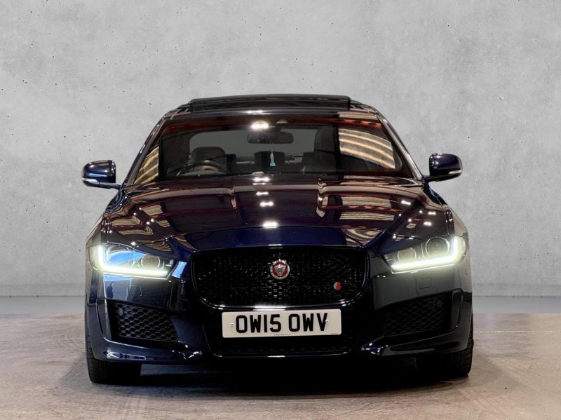 JAGUAR XE