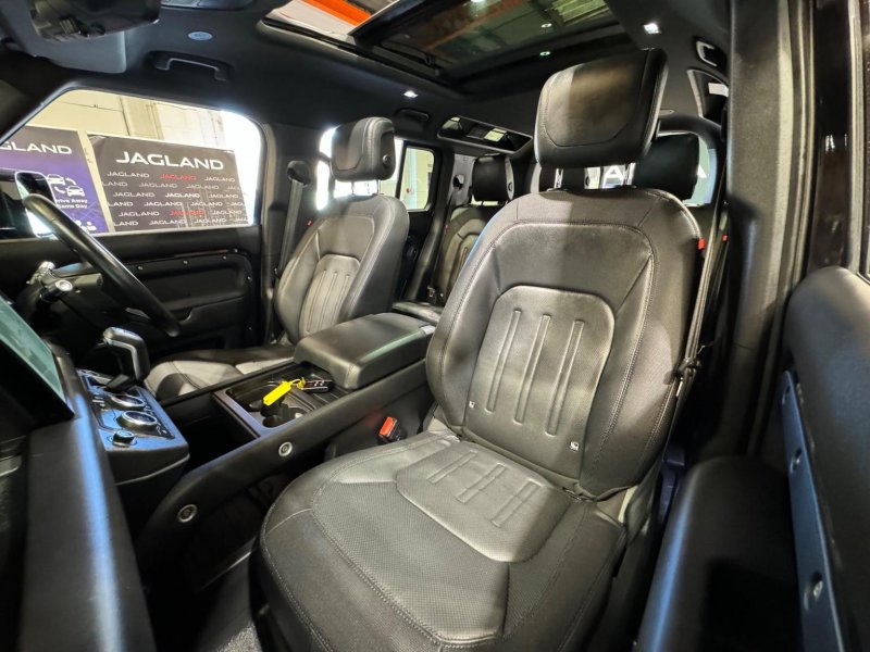 LAND ROVER DEFENDER 110